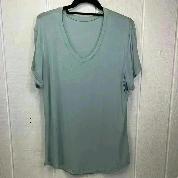 Zyia Active Women’s Size Large Mint Green V-Neck T-Shirt Soft and Lightweight - Picture 1 of 9